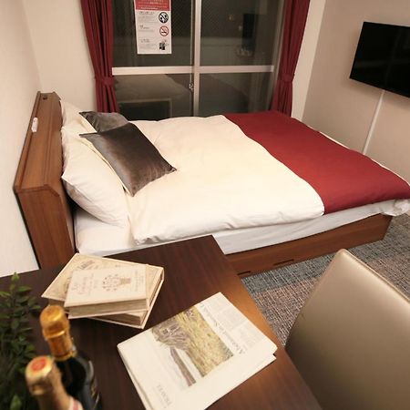 Sky Garden Hakata Aparthotel Fukuoka  Bagian luar foto